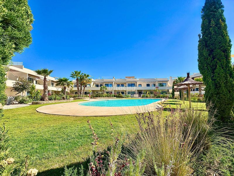 Foto b763e6bc-df7b-4337-8db5-bf8fe6f5b874. Planta baixa amb aparcament piscina a La Veleta Torrevieja