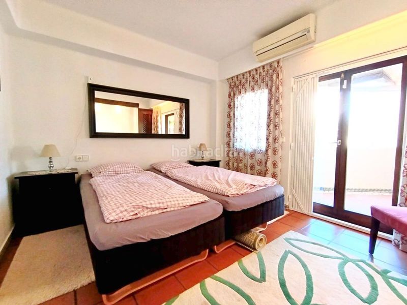 Foto 14033c08-30a4-4e81-b2ee-2de4f213a5e0. Apartament amb piscina a Zona Playa de los Locos Torrevieja