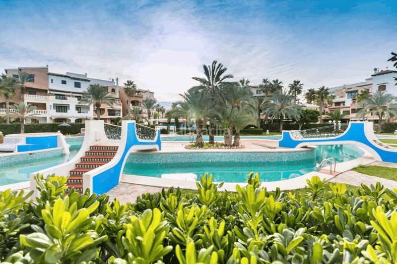 Foto cdddaf1a-fd1b-4b79-a7c7-60592e99f30d. Apartament amb piscina a Zona Playa de los Locos Torrevieja