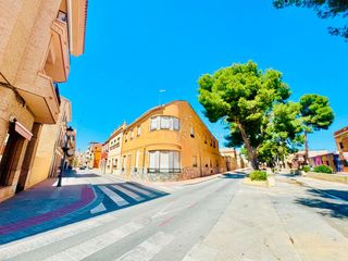 Édifice  Canovas del castillo. Edificio en venta en pinoso, 10 dormitorios.