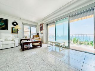 Pis a Las Piscinas Naturales. Piso en venta en paseo juan aparicio, 4 dormitorios.