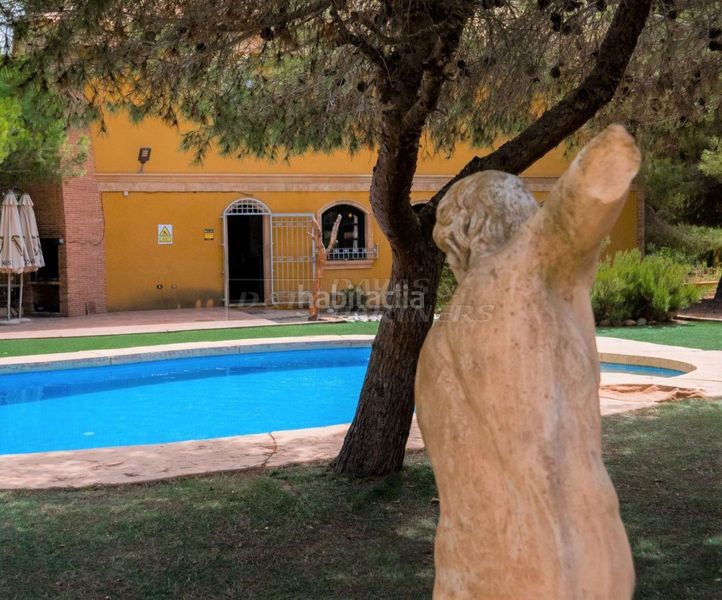 Foto 01e1ef70-b9d5-4212-b7df-8b0654ac39bb. Edifici a Lo Marabú Rojales
