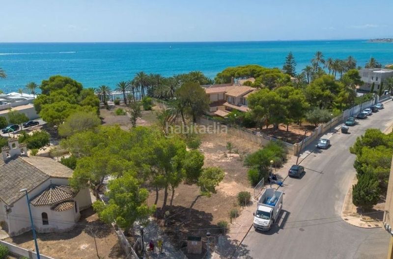 Foto 778f6b3b-e53a-4be3-8586-87f2ee08dd90. Xalet amb aparcament piscina a Punta Prima Orihuela