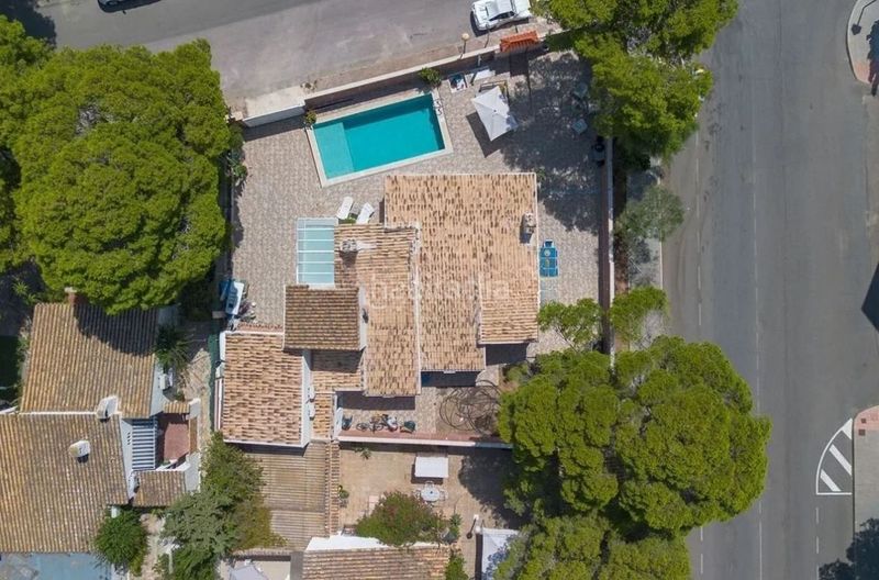 Foto c0fe10ab-0c43-42cf-b828-b7e2891fd45f. Xalet amb aparcament piscina a Punta Prima Orihuela