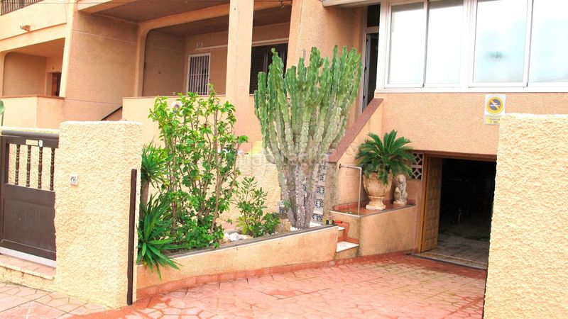Foto fa5439c9-10b6-447a-893d-9fa23237c80e. Casa adossada amb aparcament a Cabo Cervera Torrevieja