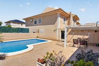 Xalet  Garcilaso de la vega. Villa indep. en venta en aguas nuevas, 3 dormitorios.