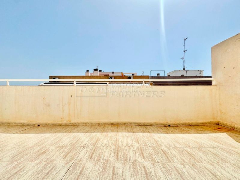Foto 1f9c6fe0-9260-44c1-a1e1-b2a81f158020. Rent penthouse in bergantín 49 in Avenida Habaneras - Curva de Palangre Torrevieja
