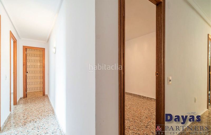 Foto ed6e9b87-57a6-46dc-8311-01575d239342. Edifici a Las Piscinas Naturales Torrevieja