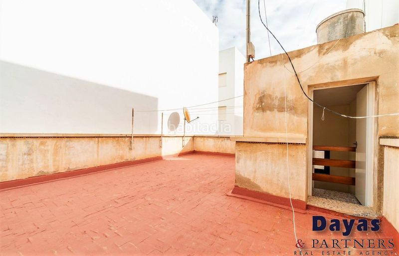 Foto f243ca22-000e-47cb-859d-7664e29b4013. Edifici a Las Piscinas Naturales Torrevieja