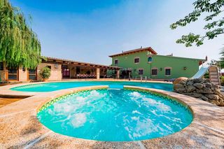 Haus in Almoradí. Casa en venta en almoradi, 4 dormitorios.