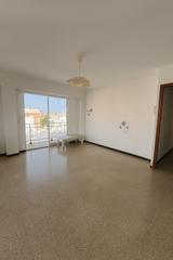 Flat in Plaça de Toros. Oportunidad! piso con terraza y mucha luz natural  ideal para re