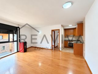 Piso en Ribera d�Urgellet. Piso de 3 habitaciones con plaza de aparcamiento en pla de sant
