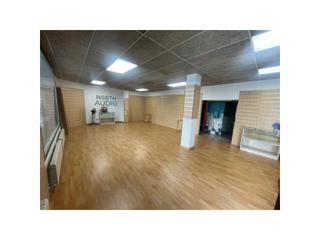 Lloguer Local Comercial  N/a. Local comercial céntrico en la seu durgell listo para tu negocio