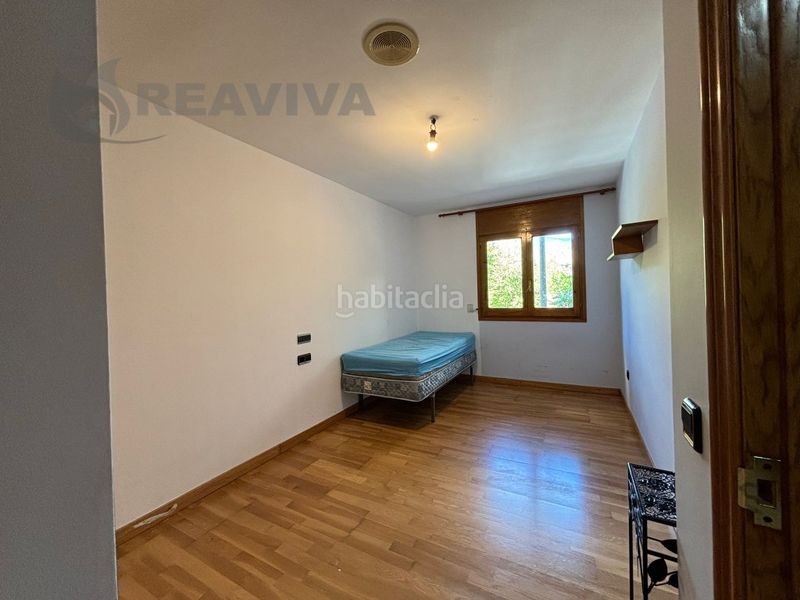 Foto bf485213-9094-48e5-b060-9efece1c1fba. Pis a calle mare janer 31 a Seu d´Urgell (La)
