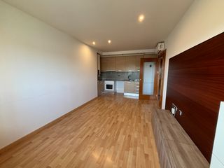 Rent Apartment  Carrer picasso. Apartamento semi nuevo sin muebles en cap pont