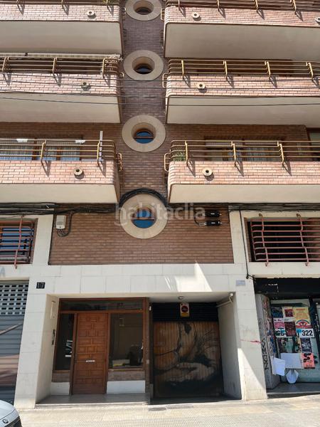 Foto c9f447ff-f083-4287-a97d-4a5fb817a0dd. Parking coche plaza de aparcamiento calle maragall en Lleida