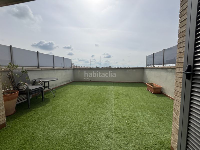 Foto b2158cb8-65f1-41fc-818b-dfab152d91a8. Casa adossada amb calefacció aparcament piscina a Lleida