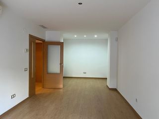 Appartement  Carrer agustins. Piso en cap pont  edificio con zona comunitaria