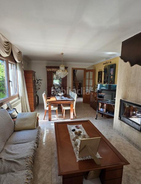 Foto 118f8099-e476-443e-9d3e-98faaf4e07d5. Chalet avec cheminée chauffage parking piscine dans Sant Fost de Campsentelles