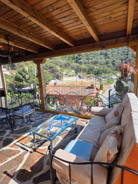 Foto 202a2072-5f9d-42e2-b5b2-b49138d64ba9. Chalet avec cheminée chauffage parking piscine dans Sant Fost de Campsentelles