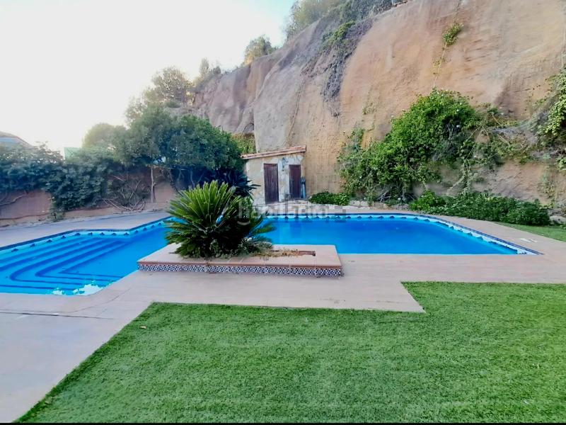 Foto 27234ad2-01dc-4cef-a9c1-8f1e82bdbb57. Chalet avec cheminée chauffage parking piscine dans Sant Fost de Campsentelles