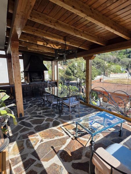 Foto b6750fed-cc2e-4f2d-a03a-43ce85ceb6b6. Chalet avec cheminée chauffage parking piscine dans Sant Fost de Campsentelles