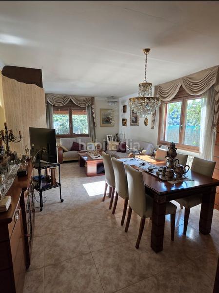 Foto f4adc02a-b755-4808-a52b-086a10834705. Chalet avec cheminée chauffage parking piscine dans Sant Fost de Campsentelles