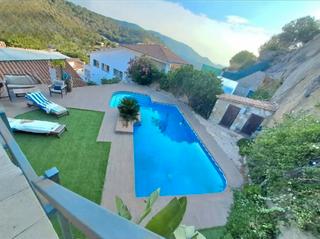 Xalet a Sant Fost de Campsentelles. Casa en pleno corazn de sant fost de campsentelles con piscina