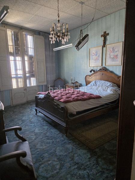 Foto 0fdd3cb1-44c3-4390-98e0-30ba87c1fc79. Gebäude mit pool in Centre Badalona