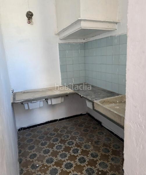 Foto 100eb324-cae3-40b6-ac1f-6e28cc3304bd. Gebäude mit pool in Centre Badalona