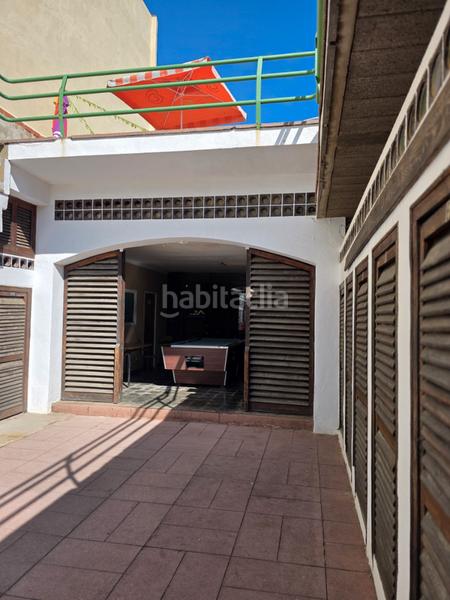 Foto 3b9ef27e-e191-424c-a903-191fe862ba6d. Gebäude mit pool in Centre Badalona