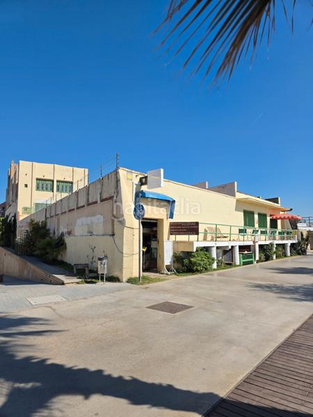 Foto 55774fcd-0912-41d1-acac-f5a20baf53d3. Gebäude mit pool in Centre Badalona