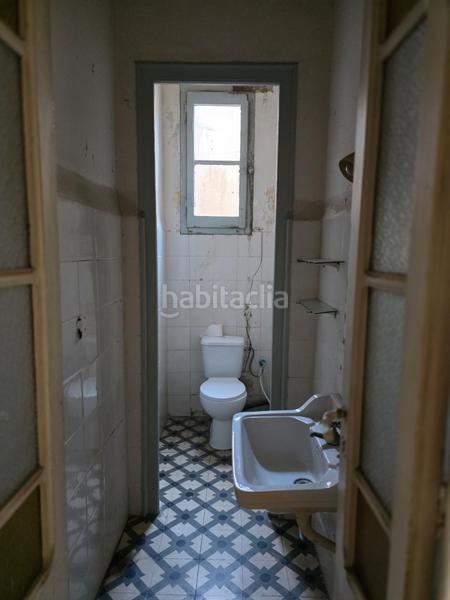 Foto 723d23e4-8e8b-4a43-b5a4-4783798f8b4c. Gebäude mit pool in Centre Badalona