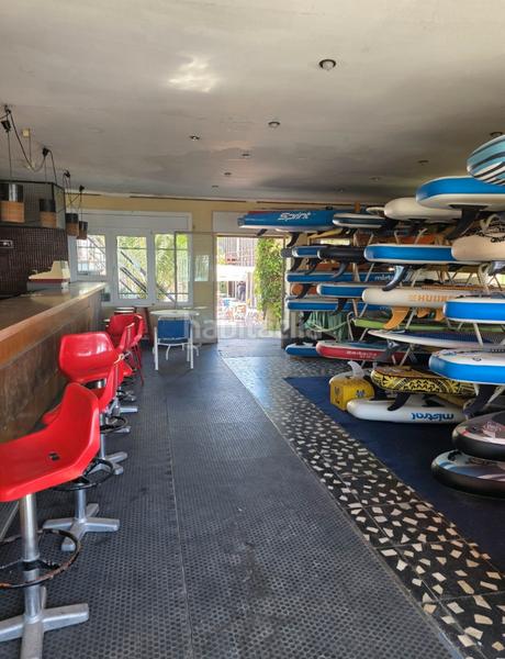 Foto a3609357-2956-48f4-9c6c-8ed3d723174f. Gebäude mit pool in Centre Badalona