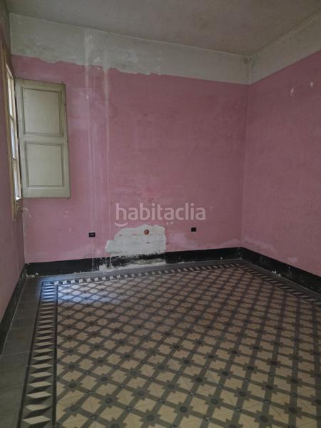 Foto ab8d5b59-5e7b-4c0a-8c30-8bfc38ff7b82. Gebäude mit pool in Centre Badalona