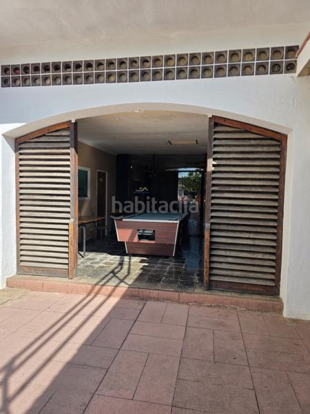 Foto b9502acd-2451-40df-90e4-daf8e94d096c. Gebäude mit pool in Centre Badalona