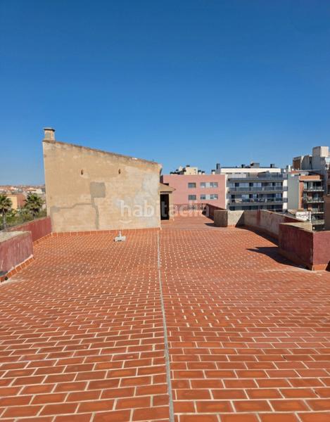 Foto be879a32-583b-42ff-9642-628fc4f31901. Gebäude mit pool in Centre Badalona