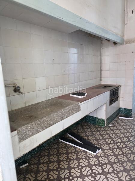 Foto dc92ea73-c6e6-4de1-9ee1-9d58c04bf74a. Gebäude mit pool in Centre Badalona