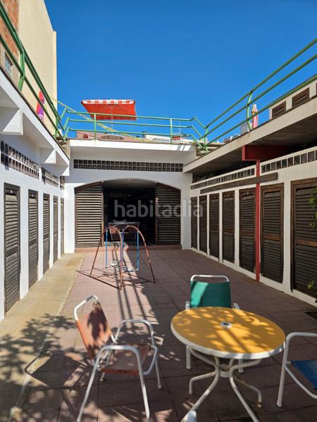 Foto deb2e801-4659-4149-bc50-f07a099fcb72. Gebäude mit pool in Centre Badalona