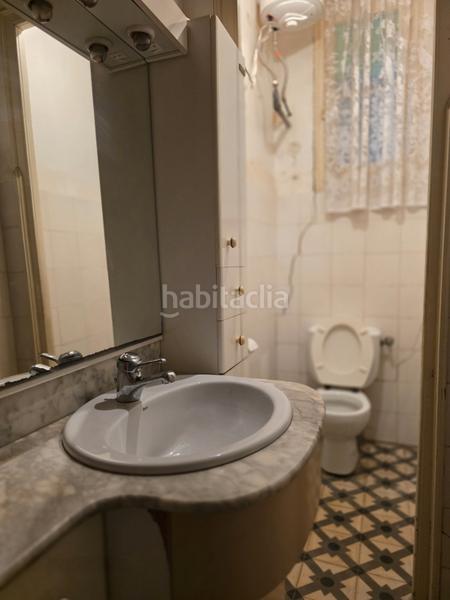 Foto ee42dbe2-9d0e-4dea-a116-7126a40f8e9c. Gebäude mit pool in Centre Badalona