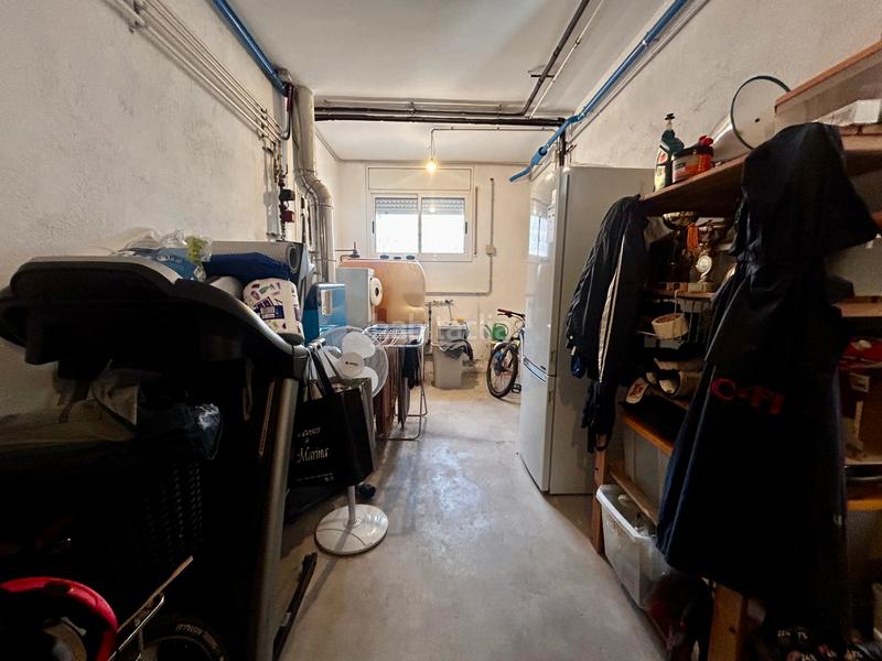 Foto 25118549-a3f3-4b76-ba49-ea46382b06ef. Casa aparellada amb aparcament a Valls