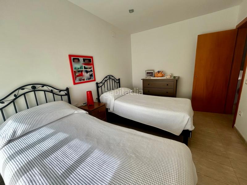 Foto b293766a-896b-4c80-83c5-2f105e278800. Casa aparellada amb aparcament a Valls