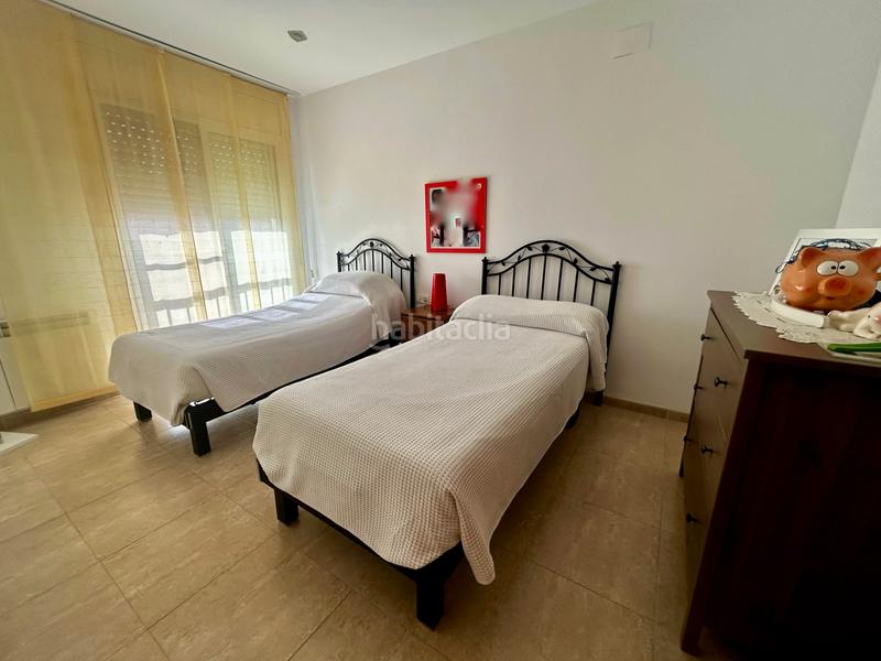 Foto d32fb36d-0be8-4c2f-9859-6b7dec1a29b6. Casa aparellada amb aparcament a Valls