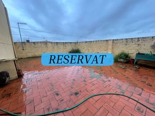 Casa en Carrer germà ferran saperas 11. ¡fantástica casa de 3 plantas con 267m² para reformar!