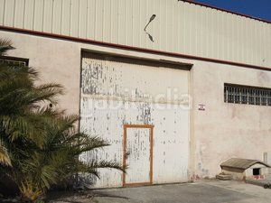 Foto b863ac7d-cf89-4cf2-9f2a-bf71d472e8fc. Nau industrial a Valls