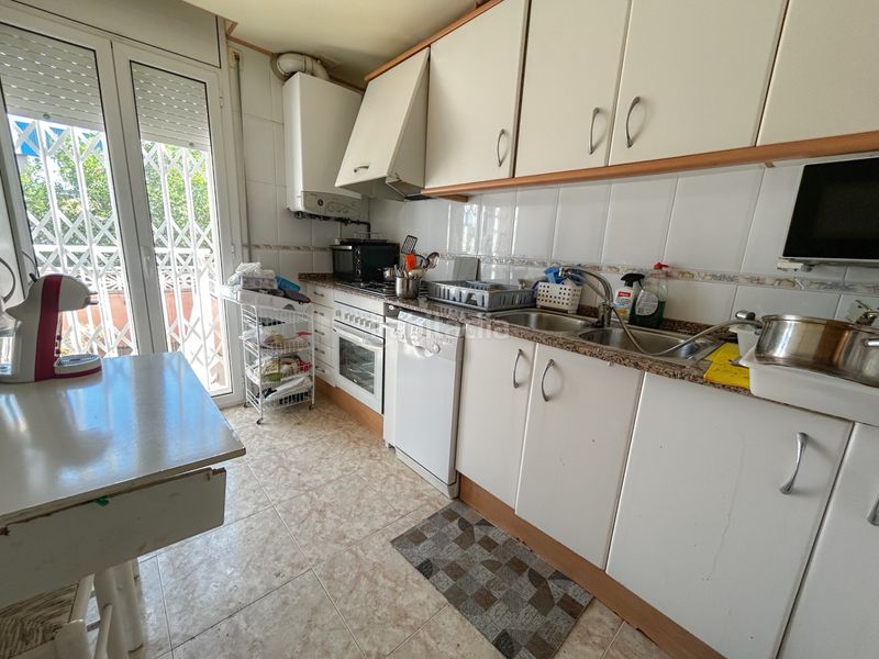 Foto 0f0add2c-7376-4b25-9265-fb779411c96c. Casa adossada amb aparcament a Valls