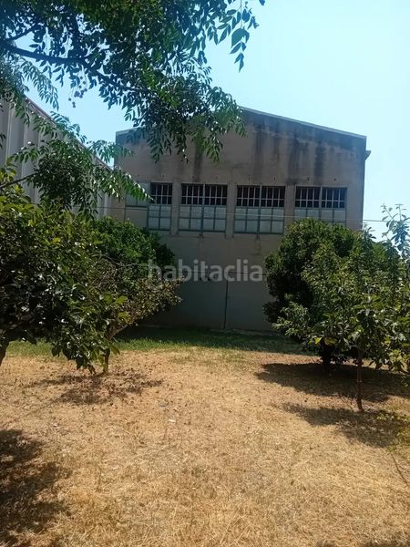Foto 39fe6c31-d450-4759-a3b6-ebec28a234d3. Nau industrial a Valls