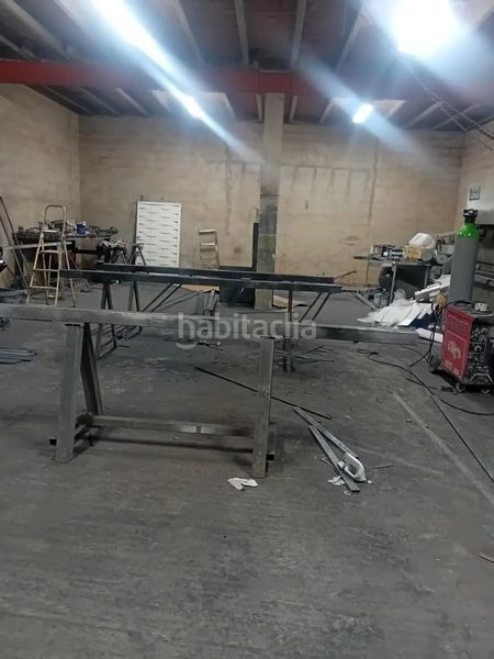 Foto e3fee7a6-5ed9-455f-88c9-052e853787a7. Nau industrial a Valls