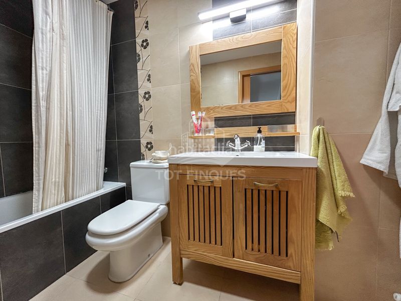 Foto f67fbcab-13b8-468f-97e5-0e64958e5115. Casa amb calefacció aparcament piscina a Rourell (El)