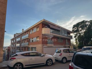 Appartement  Carrer de castaños. ¡espectacular piso de 132 m² completamente exterior con parking